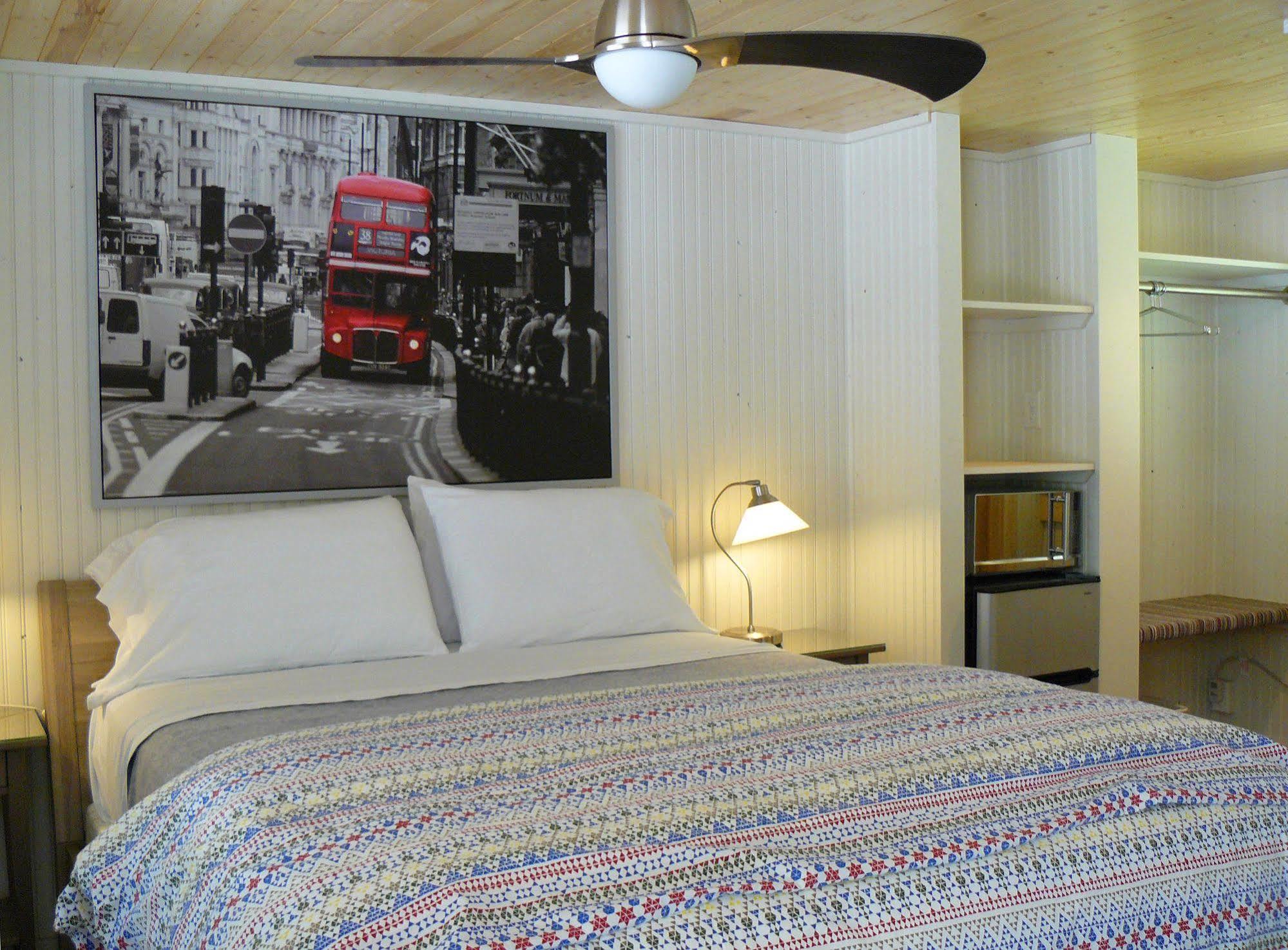 The Saugatuck Retro Resort المظهر الخارجي الصورة
