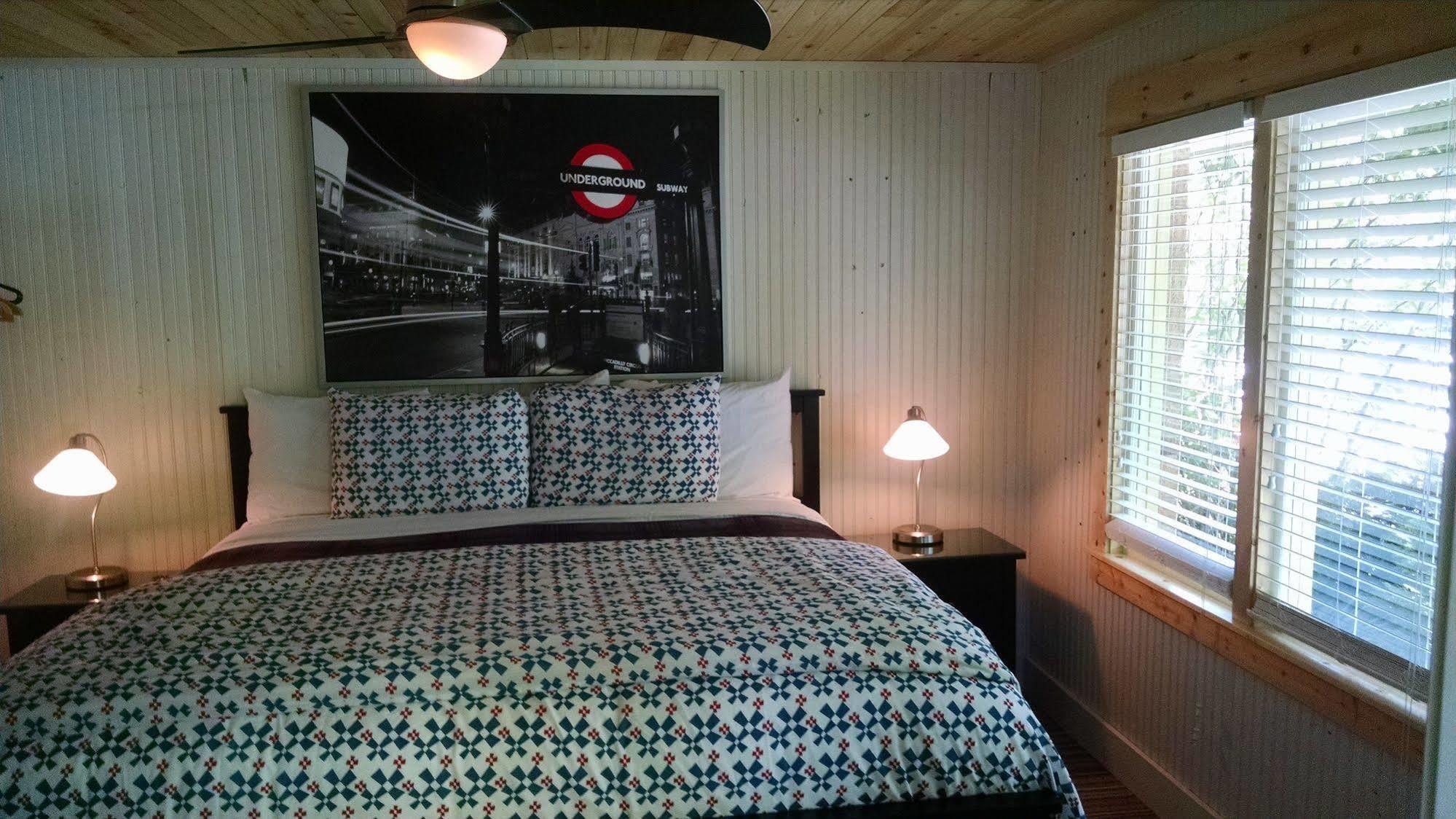 The Saugatuck Retro Resort المظهر الخارجي الصورة